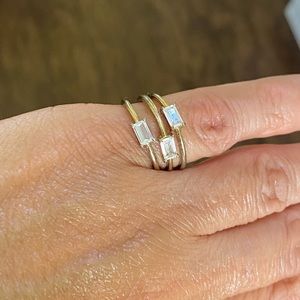 Finds set of three crystal ring set